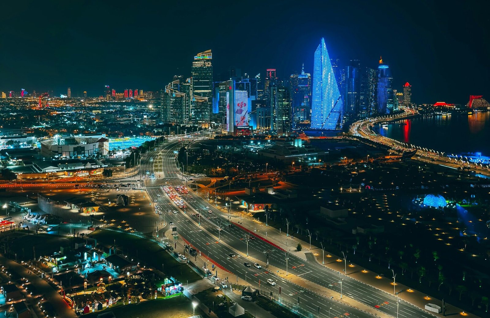 Travel apps in Qatar, using metro and taxi apps with fast local connectivity